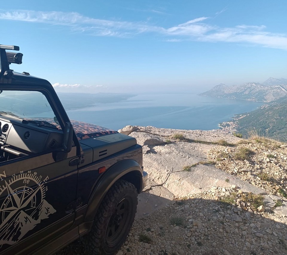 Biokovo Gebirge mit Blick auf die kroatische Küste